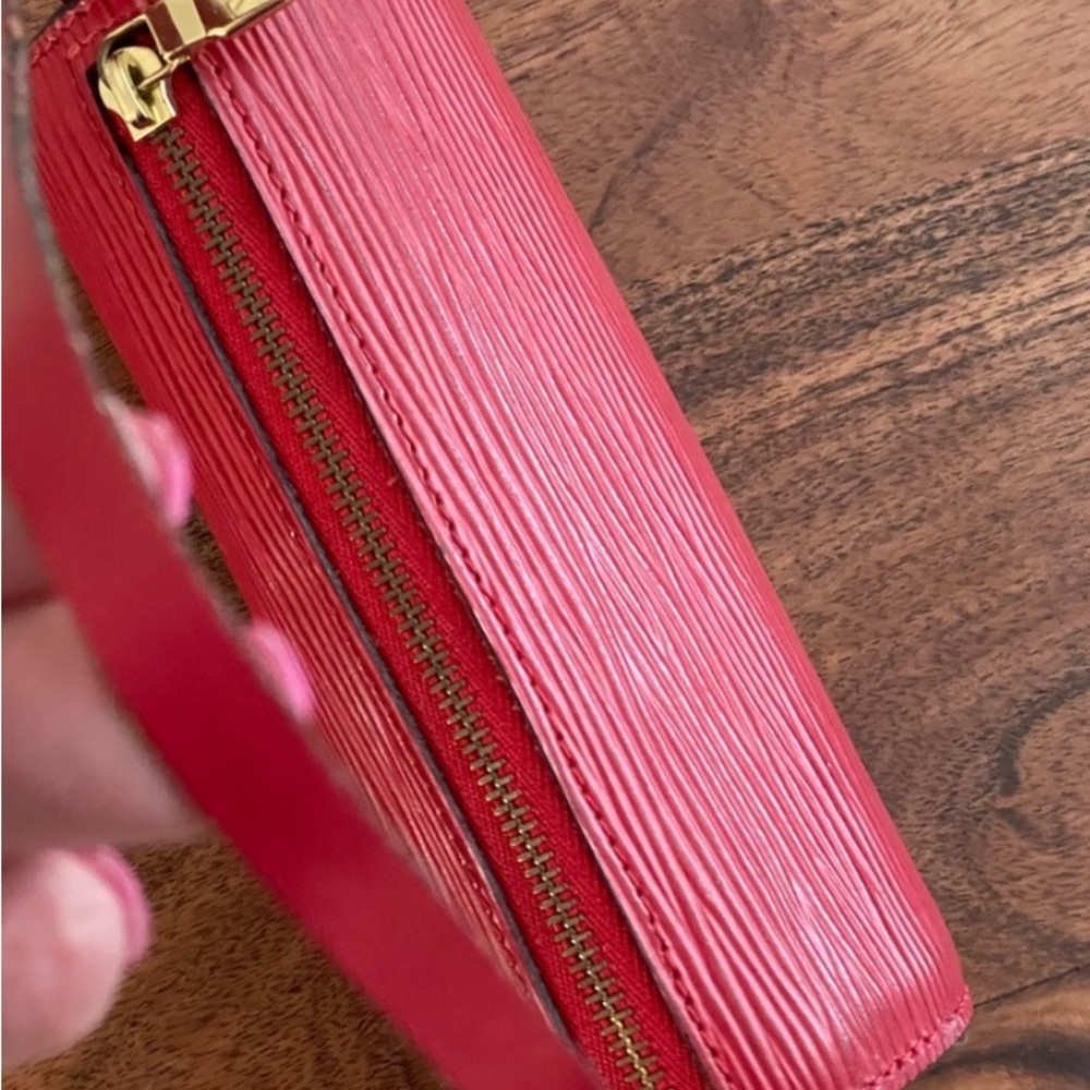 Louis Vuitton EPI Soufflot Pochette Mini in Castillan Red EUC with Coa - Picture 6 of 17